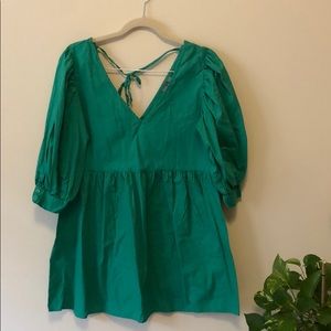 Green mini dress, with puff sleeve